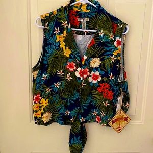 Caribbean Joe Brand New, Never worn and with tags. Sleeveless and front tie.